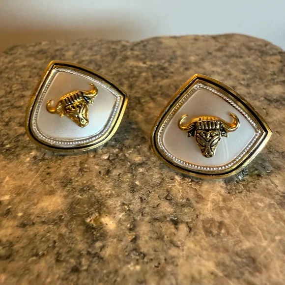 Gold and White Bull/Steer Head Design Cufflinks - Picture 8 of 8